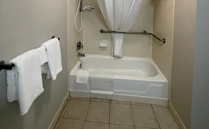Days Inn by Wyndham Lake Park/Valdosta
