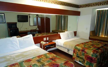 Golden Isles Inn & Suites Brunswick South