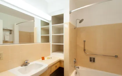 Studio City Court Yard Hotel