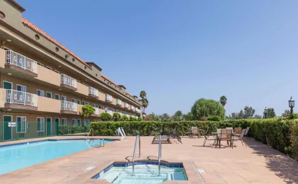 Travelodge by Wyndham Sylmar Ca