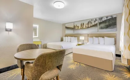 Days Inn by Wyndham Cortez