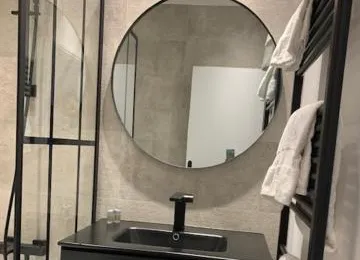 Luxe Parisien Petit Varenne