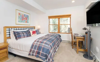 Bear Creek Lodge 205b 1 Bedroom Hotel Room