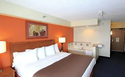 AmericInn by Wyndham Cedar Rapids Airport
