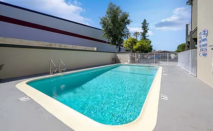 Econo Lodge Woodland near I-5
