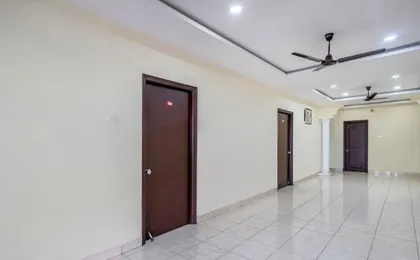 Iroomz Hotel Ritzy Grand