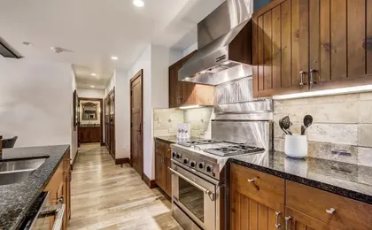 Remodeled 3br Condo In Bachelor Gulch - Ski In/out 3 Bedroom Condo
