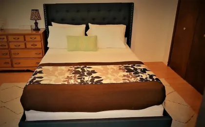 Urbana the Charming Well-lit two Bedrooms Apartment