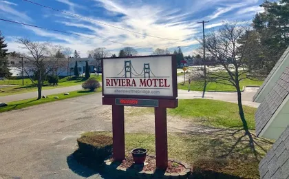Riviera Motel