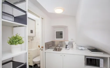 Studio Apartment Bell
