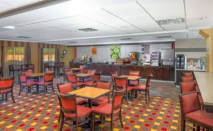 La Quinta Inn & Suites by Wyndham Warner Robins - Robins Afb