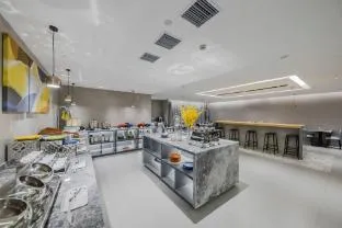 Home Inn Style Golden Nanjing Baijiahu Xiaolongwan Metro Station
