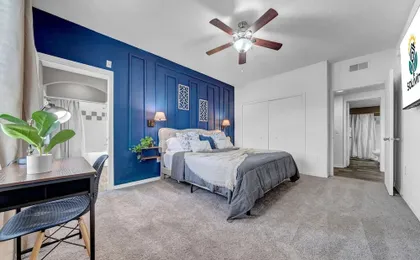 Vibrant 2BR 2BA w King Bed Pool Gym 11