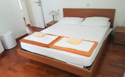 Apartments Laus