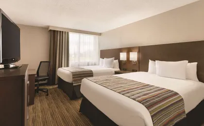 Country Inn & Suites by Radisson, Fergus Falls, MN