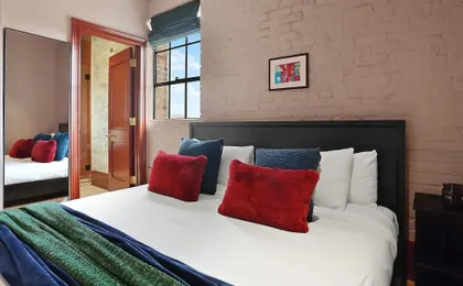The Gisele: 4br/4ba for 8 Pool + Streetcar Stop