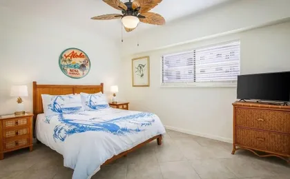 Kona Plaza#218