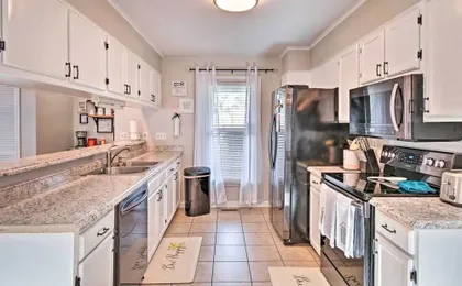 Fayetteville Vacation Rental w/ Sunroom & Yard!