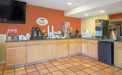 Super 8 by Wyndham Portales