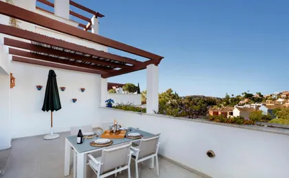 Duplex Apt with Rooftop Terrace Aloha Royal Rdr230