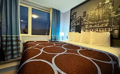 Super 8 by Wyndham Brooklyn Fulton Street/Broadway Junction