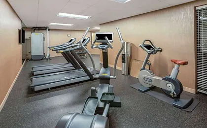 Days Inn & Suites by Wyndham Denver International Airport