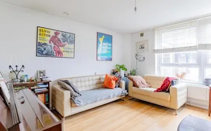 Characterful 1 Bedroom Flat Close to DLR