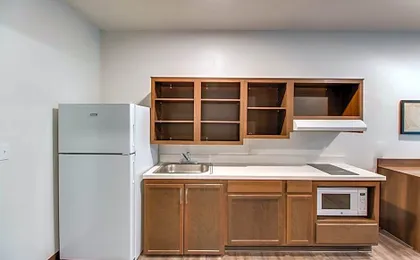 WoodSpring Suites Bakersfield Airport