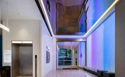 Guangzhou Pazhou Exhibition Guangzhou Tower Metro Station Light Hotel