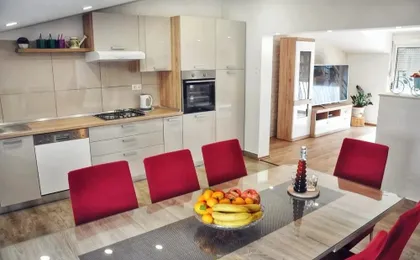Apartment Doni