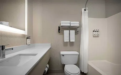 Holiday Inn Express Fargo - West Acres By IHG