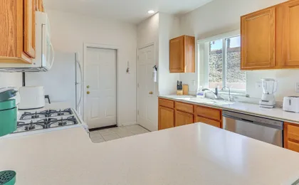 Desert Getaway w/ Serene Views in Bullhead City!