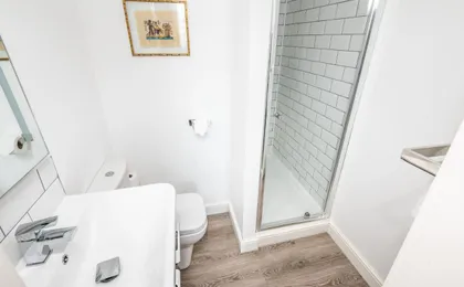6 Longfield Terrace Elegant, Modern 5 Bed House with Free Parking Pass the Keys
