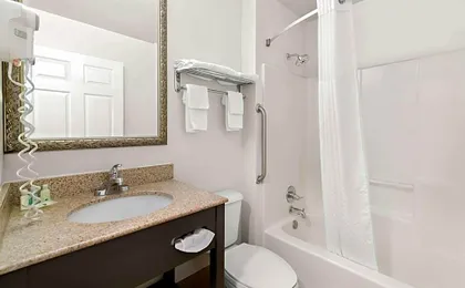 Quality Inn Merrimack - Nashua