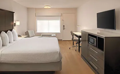 Cortona Inn And Suites Anaheim Resort