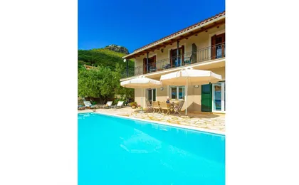 Villa Katerina: Large Private Pool, Walk To Beach, Sea Views, A/C, Wifi, Car Not Required - 2359