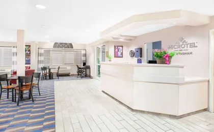 Microtel Inn & Suites by Wyndham Clear Lake