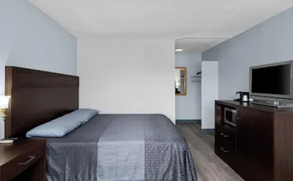 Holiday Lodge Wenatchee (Adults only)