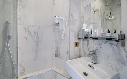 Hotel Avaton - Cozy Bedrooms - Cannes Palais