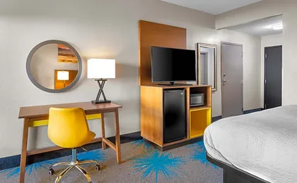 Days Inn & Suites by Wyndham Ridgeland