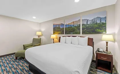 Days Inn & Suites by Wyndham Mesa Near Phoenix