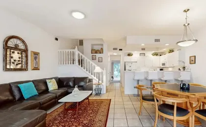 Spacious Townhome With Shared Pool Near Golf, Marinas, & Restaurants