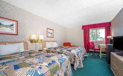Norwood Inn & Suites La Crosse