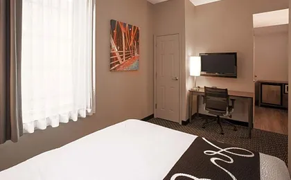 La Quinta Inn & Suites by Wyndham Chicago Downtown