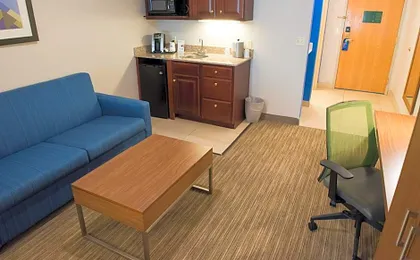 Holiday Inn Express Hotel & Suites Elkhart-South By IHG