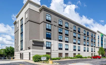 HOLIDAY INN EXPRESS & SUITES PROSPECT HE