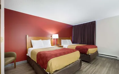 Econo Lodge Inn & Suites