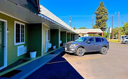 Chalet Motel - Your Cozy Basecamp for Bend Adventures