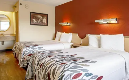 Red Roof Inn Utica