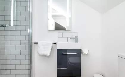 6 Longfield Terrace Elegant, Modern 5 Bed House with Free Parking Pass the Keys